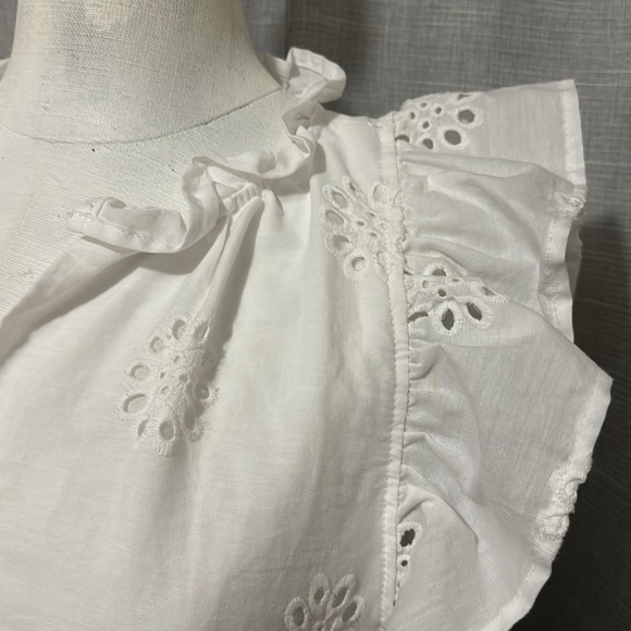 NWT Free Assembly Cotton Eyelet Flutter Sleeve-White-Sz XS - Picture 4 of 16